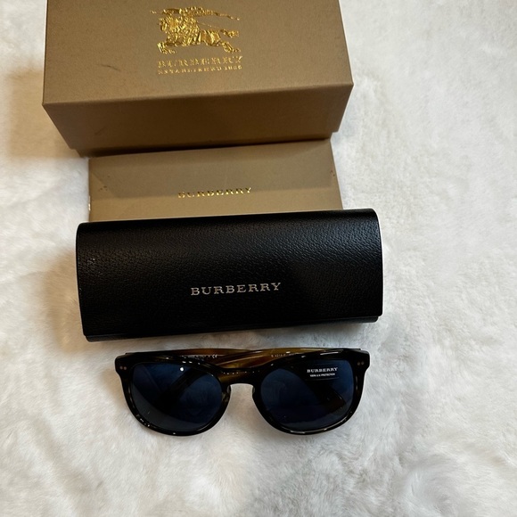 Burberry Black Sunglasses with Case - Picture 3 of 10